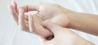 Thérapie de la main et orthèse sur-mesure