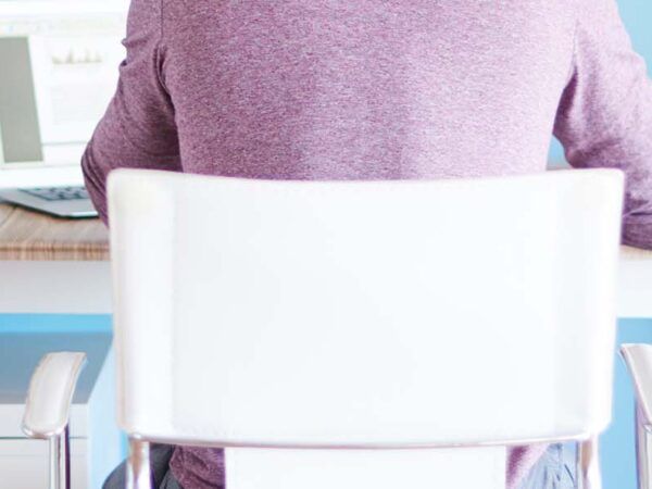 Ajustement du poste de travail à la maison ou au bureau