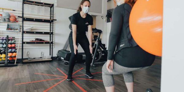 Quand consulter en kinésiologie en période pré et post-partum chez Kinatex Sports Physio, Québec et Ontario.
