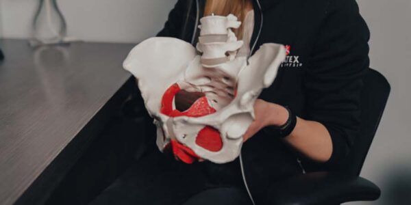 Mieux gérer les symptômes et problématiques de la ménopause avec la physiothérapie et la rééducation périnéale chez Kinatex Sports Physio, Québec et Ontario.