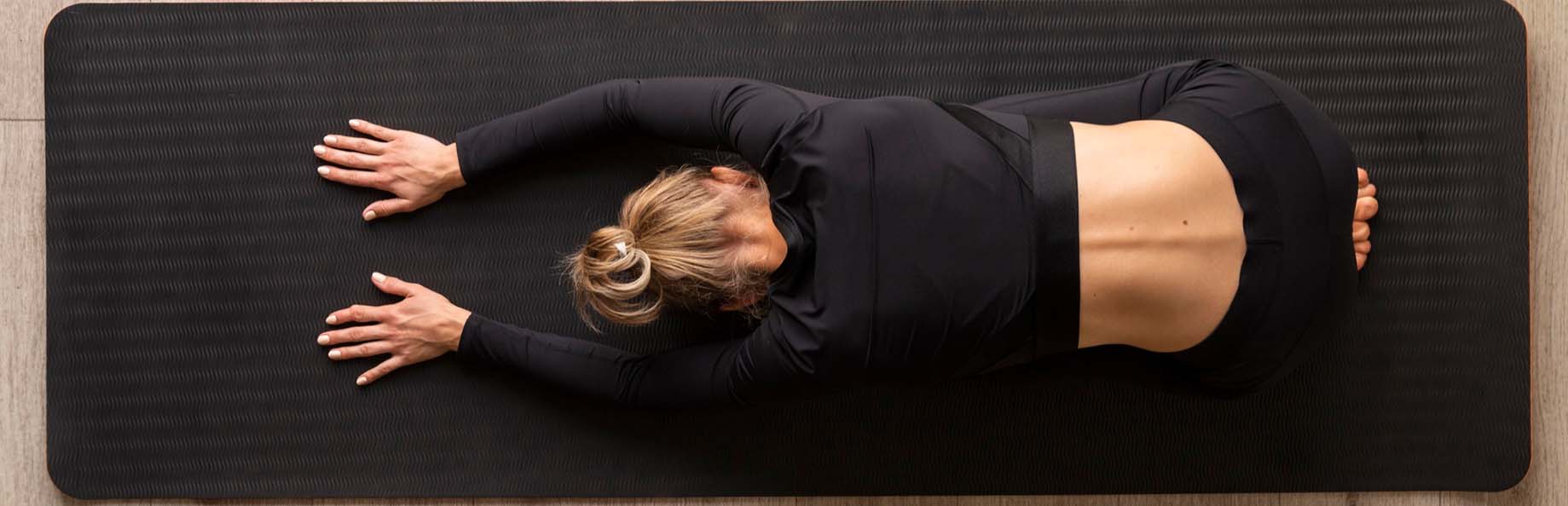 Exercices de Pilates pour le dos et la colonne vertébrale chez Kinatex Sports Physio, Québec et Ontario.