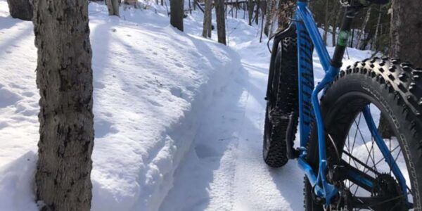 Fat bike, le vélo de montagne adapté à l'hiver ? Et l'échauffement Kinatex Sports Physio, Québec et Ontario.
