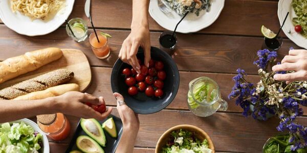 Le ménage du printemps de vos habitudes alimentaires en colorant votre assiette chez Kinatex Sports Physio, Québec et Ontario.