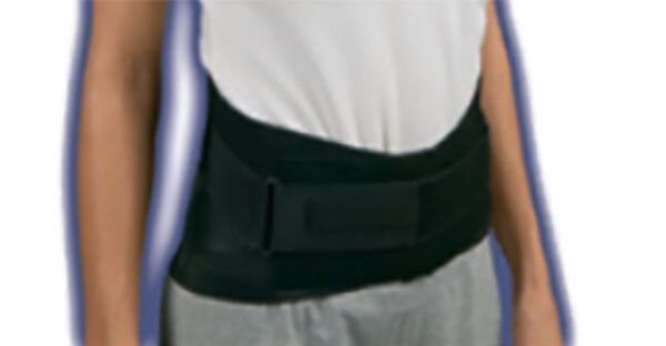Quel est l'accessoire idéal pour soulager les maux de dos ? Avec le ceinture lombaire chez Kinatex Sports Physio, Québec et Ontario.