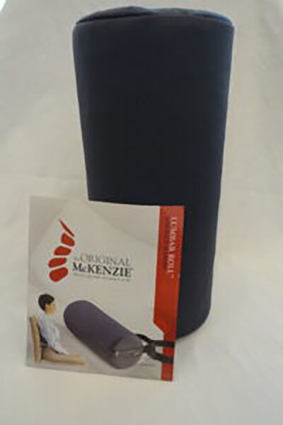 Quel est l'accessoire idéal pour soulager les maux de dos ? Avec le coussin lombaire chez Kinatex Sports Physio, Québec et Ontario.