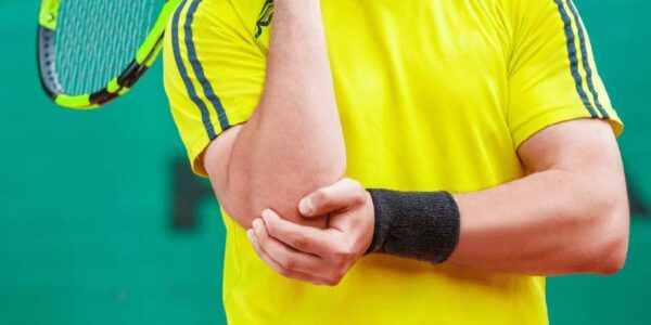 Les blessures les plus fréquentes au tennis avec le tennis elbow chez Kinatex Sports Physio, Québec et Ontario.