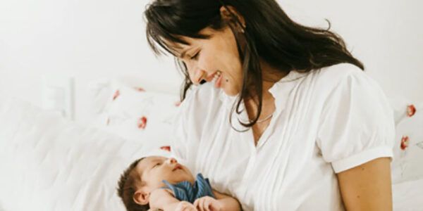 La physiothérapie pour futures et nouvelles mamans en postanal chez Kinatex Sports Physio, Québec et Ontario.