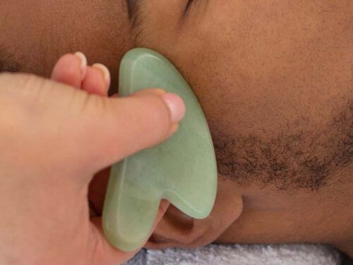 favorisez la régénération des tissus grâce au Gua Sha 