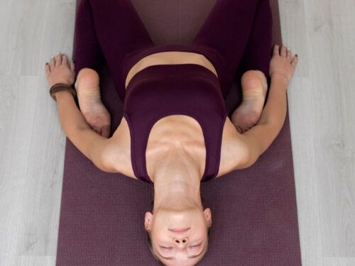 La yogathérapie pour une santé pelvienne globale chez Kinatex Sports Physio, Québec et Ontario.