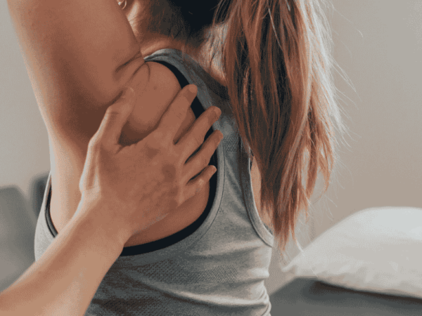 La tendinite à l’épaule: causes, symptômes et prise en charge