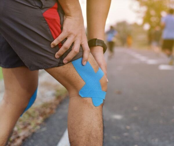 Syndrome de la bandelette et douleur au genou chez le coureur, Kinatex Sports Physio, Québec et Ontario.