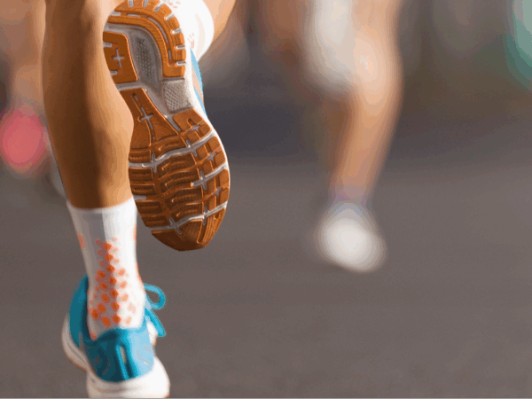 La tendinopathie d’Achille du coureur: causes, symptômes et traitement