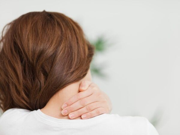 L’ostéopathie et les douleurs cervicales : Une approche douce pour retrouver mobilité et confort